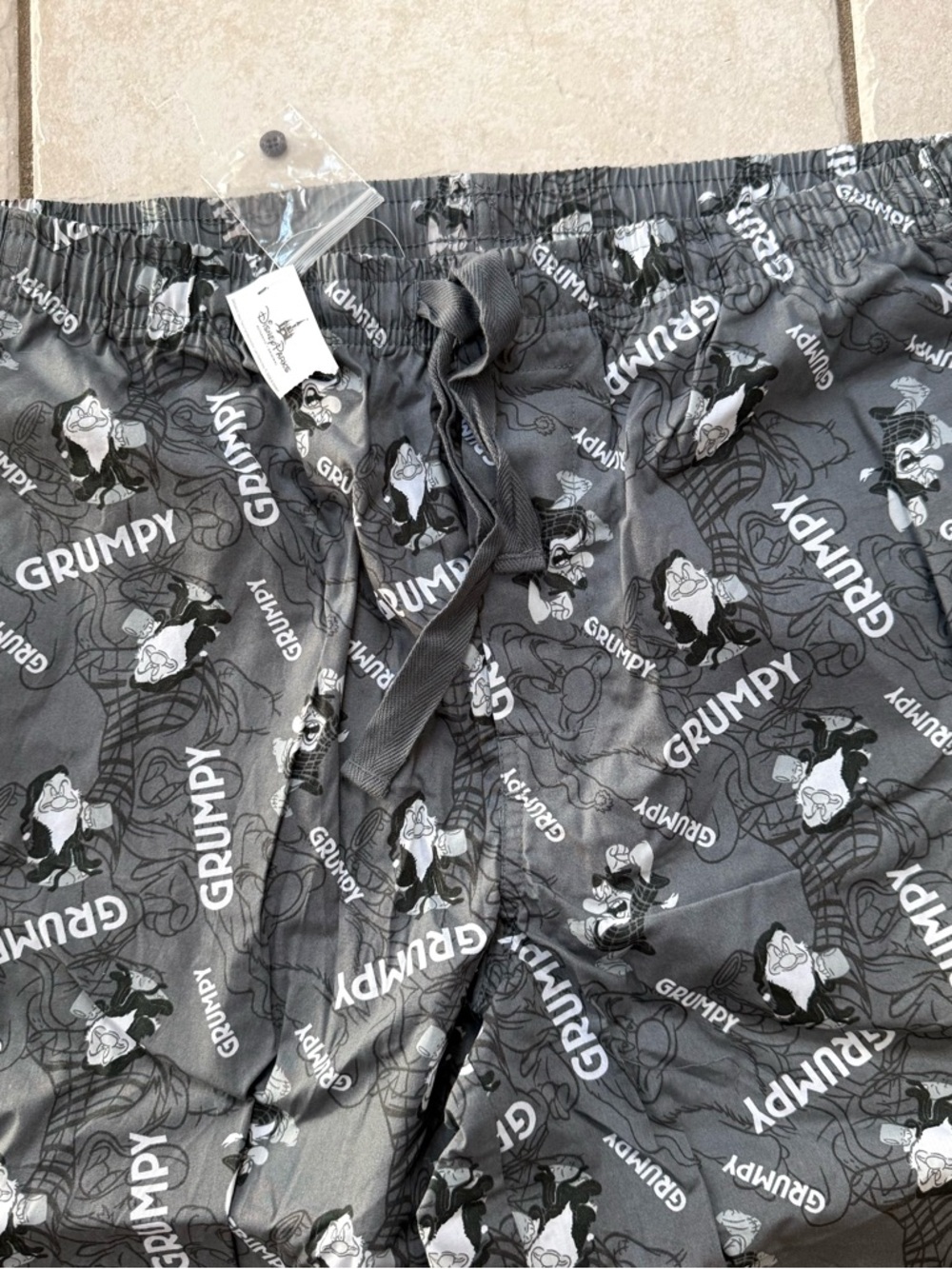 NWT Disney Parks ‘Grumpy’ Unisex Lounge Pants - Picture 4 of 10